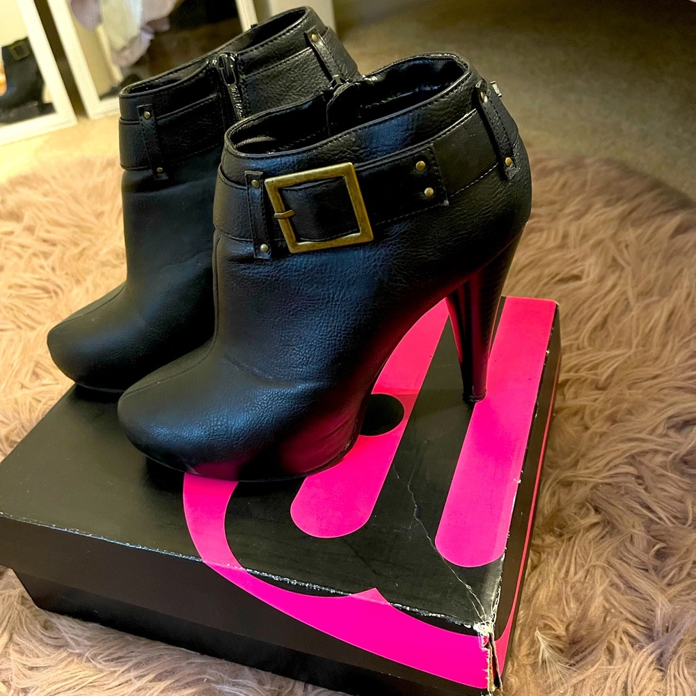 Black Bootie